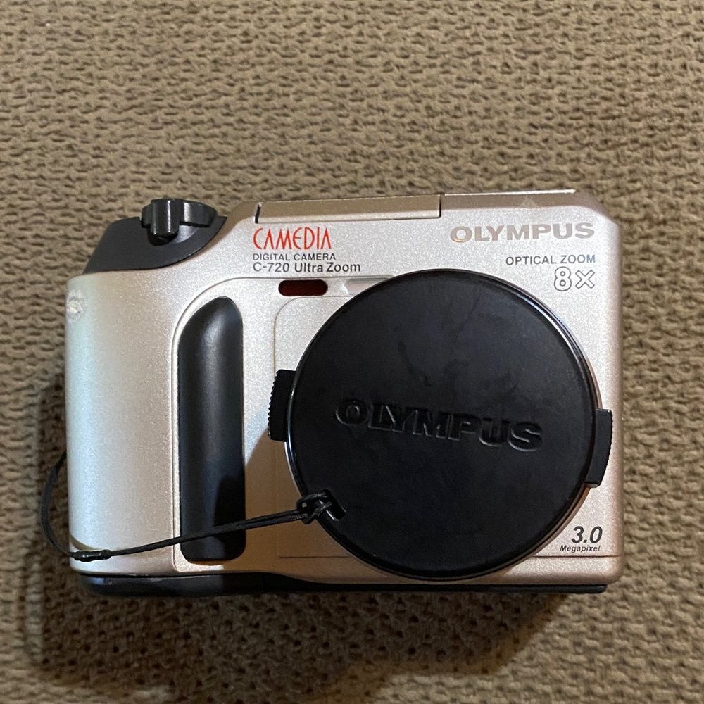 Olympus C-720 Ultra Zoom Digital Camera - Silver and Black